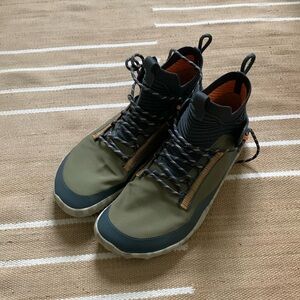 VivoBarefoot Magna Lite WR SG Mens Size 10